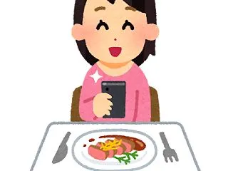 【愕然】料理の写真を毎回撮る人 ← こい…