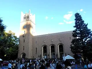 早慶くらいなものですね、OBの為の学祭が…