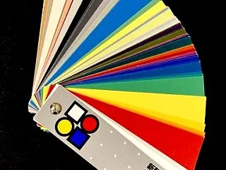 カラーカードを使って「色」を調べてみる。
