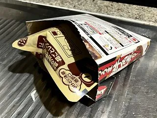 ジャカルタで食べる普通の日のレトルトカレ…