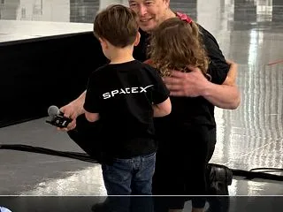 アメリカのすべての子どもにスペースX株を…