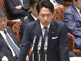バラエティのリアクション芸じゃないんだか…