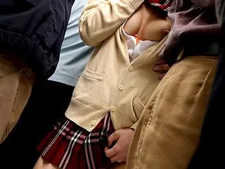 ミニスカ生足羞恥10 短いスカートをめく…