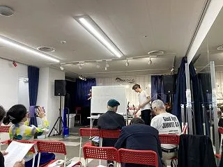 フランス語で歌うシャンソン講座は先生2人…