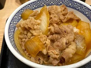 吉野家の牛丼、今なら100円引き！10年…