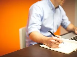 デスク(机)周りの整理で集中力を引き出す…