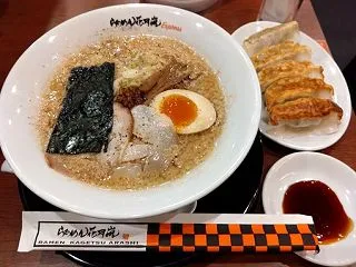 １０年ぶりの花月嵐で 嵐げんこつらあめん