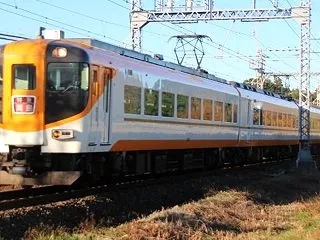 名伊・阪伊乙特急で活躍する近鉄サニーカー