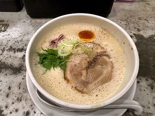 最近人気の泡系鶏白湯の店【京都鶏白湯純 …