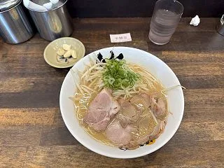 悪友仲間と激安ラーメン