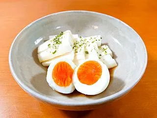 🥚 温泉卵と長芋のアオサがけ