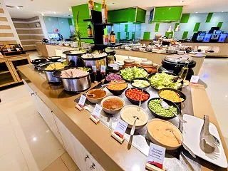[バンコク]朝食：ヒルトン・ガーデン・イ…