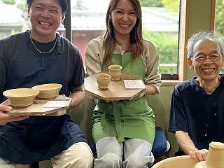 陶芸体験をされた福岡県からおいでの男女2…