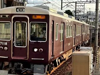 阪急宝塚朝ラッシュ1003F「カーボンニ…