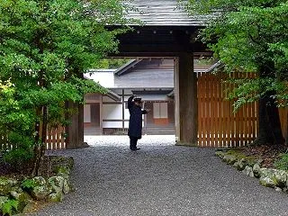 奥に、ひとり。