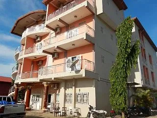 Hôtel le Macenta（マセン…