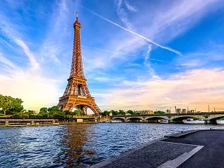 【フランス】仏で55万人デモ、暴動や放火…
