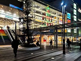 あかし市民広場で「パピオスあかしクリスマ…