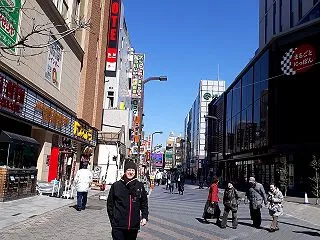 【海外】外国人「日本の土産、ドンキが最安…