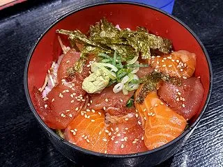 【大阪・梅田】「海鮮丼の駅前 阪神梅田店…