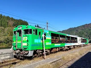 奥会津の秋満喫 只見線周年記念号