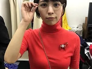 【画像】このおっ●いを捨てて三吉彩花選ん…