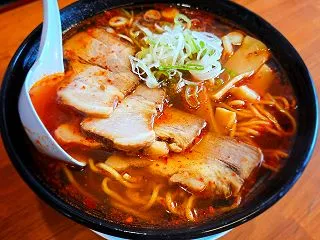 大正そばさんで、ちょい辛ラーメンの特大。