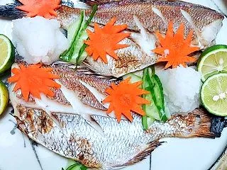 昨日の晩御飯「レンコ鯛の塩焼き」「挽き肉…