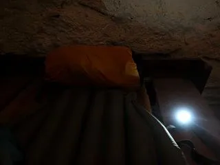 お水の出ない避難小屋の朝