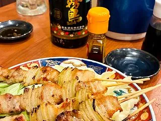 居酒屋のんちゃんで焼き鳥たくさんいただき…