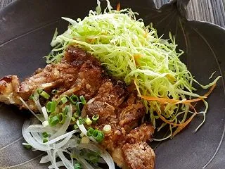 ガッツリ満足！鶏肉の山賊焼き