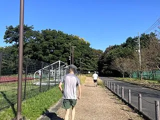 ギオンスタジアムのウッドチップコースで1…