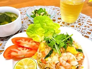 おうちランチはタイ風チャーハン 低気圧頭…