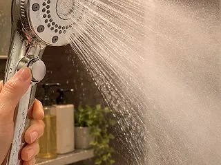 【検証】水圧弱いって本当？1万件レビュー…