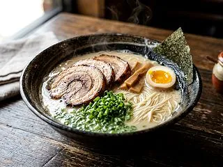 【2026最新】博多ラーメンの頂点！？地…