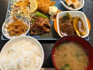 洋食みやびのMIXプレート