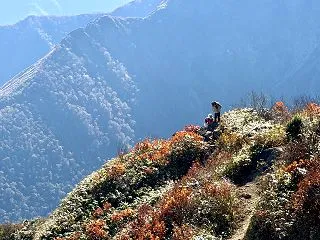 白毛門－群馬県で犬連れ紅葉登山｜極彩色の…