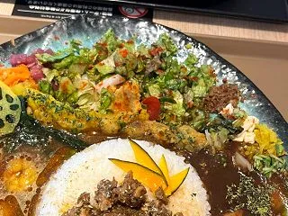 やっと念願のボタニカレーを食べてきました…