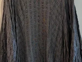 ✨✨後ろボタンのバルーンワンピースです✨…