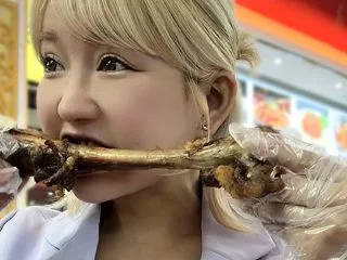 【チベット】羊の丸焼きの郷土料理ディナー…