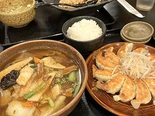 五味八珍『浜松餃子と五目らーめんのセット…