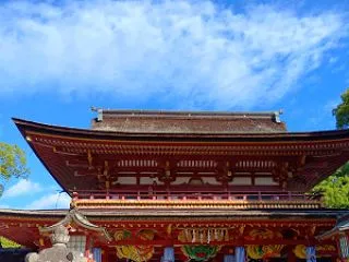 青い空と太宰府天満宮（福岡県太宰府市）