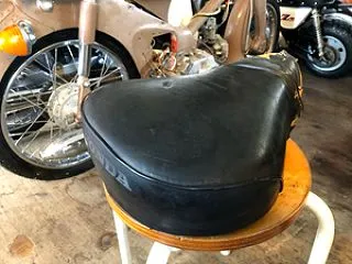 C 50カブのシートを張り替えました