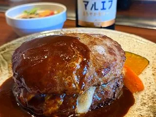 鉄板 べろにこ 香里園 @肉汁溢れるハン…
