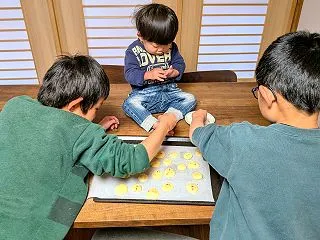 【ワンオペ休日】父と息子3人でクッキー作…