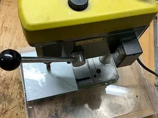 ガラスに穴あけ