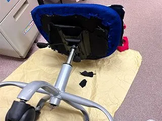 椅子のモヤモヤ