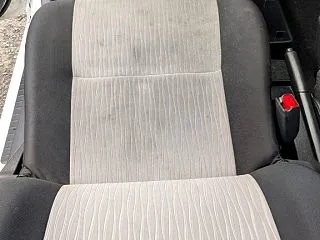 車のシート清掃