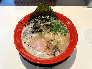辻商店 / 閑静な住宅街に佇む大きく深い…