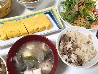 牛ごぼう甘辛ごはんと卵焼きでおうちごはん…